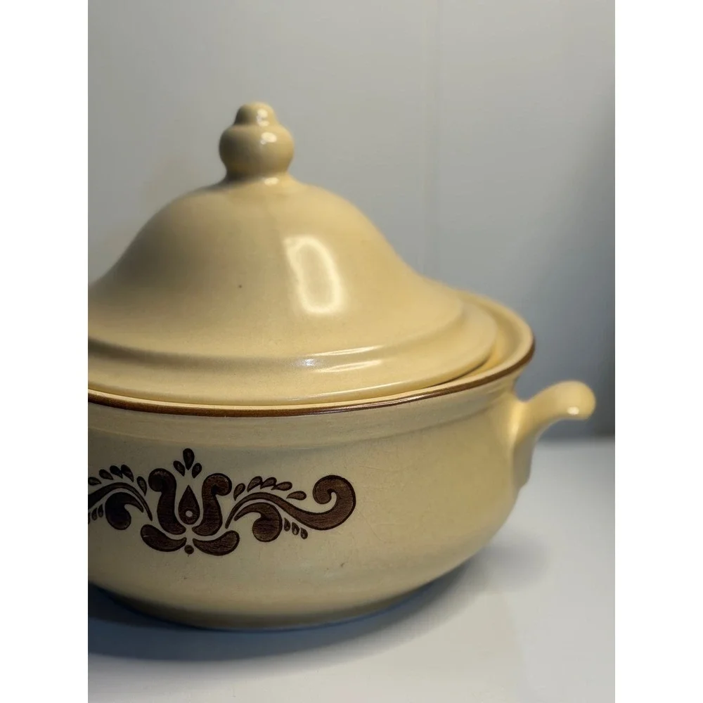 VTG‎ Pfaltzgraff Village Casserole Dish Brown Stoneware Lidded Crock Cottagecore